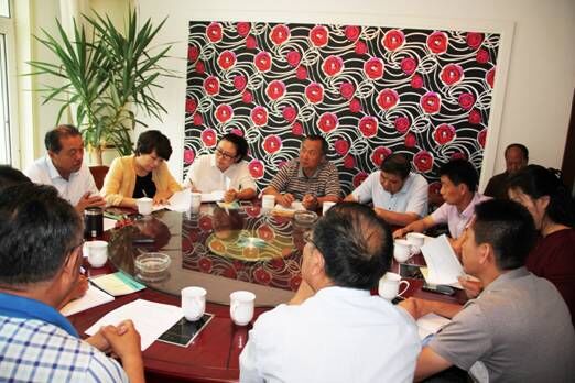 內(nèi)蒙古馬鈴薯產(chǎn)業(yè)發(fā)展研討沙龍?jiān)诤艉秃铺卣匍_